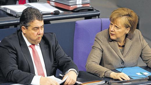 Am Donnerstag im Bundestag: Bundeswirtschaftsminister Sigmar Gabriel (SPD) und Bundeskanzlerin Angela Merkel (CDU). Am Donnerstag im Bundestag: Bundeswirtschaftsminister Sigmar Gabriel (SPD) und Bundeskanzlerin Angela Merkel (CDU).