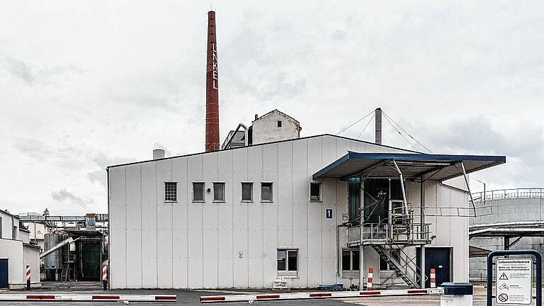 Unimelt stoppt Fettschmelze in Heidingsfeld - Schluss mit dem Gestank: Das Unternehmen Unimelt verlagert die Fettschmelze weg aus Heidingsfeld. Die stark belasteten Anwohner können aufatmen. Unimelt stoppt Fettschmelze in Heidingsfeld - Schluss mit dem Gestank: Das Unternehmen Unimelt verlagert die Fettschmelze weg aus Heidingsfeld. Die stark belasteten Anwohner können aufatmen.