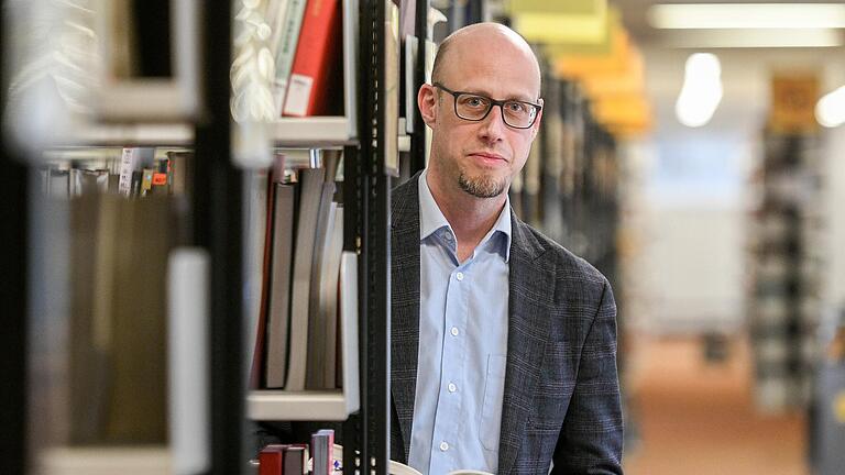 Der Würzburger China-Forscher Björn Alpermann von der Universität Würzburg beschäftigt sich seit Jahren mit der Verfolgung der Uiguren und der Menschenrechtslage in China. Der Würzburger China-Forscher Björn Alpermann von der Universität Würzburg beschäftigt sich seit Jahren mit der Verfolgung der Uiguren und der Menschenrechtslage in China.