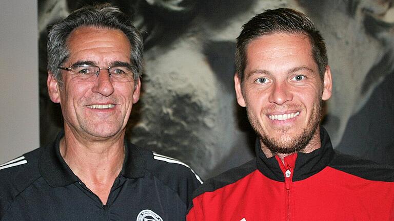 Konnten ihr Glück kaum fassen: Sportleiter Ernst Gehling (links) und Trainer Adrian Gahn von der FT Schweinfurt. Konnten ihr Glück kaum fassen: Sportleiter Ernst Gehling (links) und Trainer Adrian Gahn von der FT Schweinfurt.