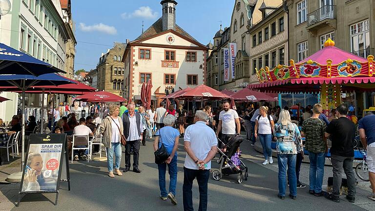 Bummeln in Bad Kissingen: Verkaufsoffene Sonntage locken traditionell viele Besucherinnen und Besucher in die Stadt.