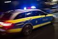 Ein Unbekannter soll in Würzburg erst ein Auto gestohlen, sich eine Verfolgungsjagd mit der Polizei geliefert haben und dann nach einem Unfall geflohen sein.