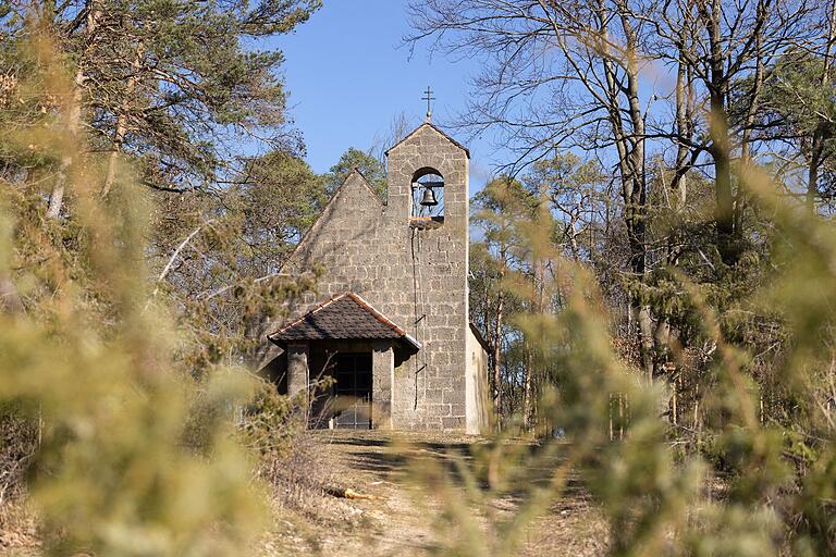 Die Kohlenbergkapelle wurde Anfang der 1930er Jahre errichtet. Der Tradition nach läutet man die Glocke dort, wenn man den Kohlenberg bestiegen hat.