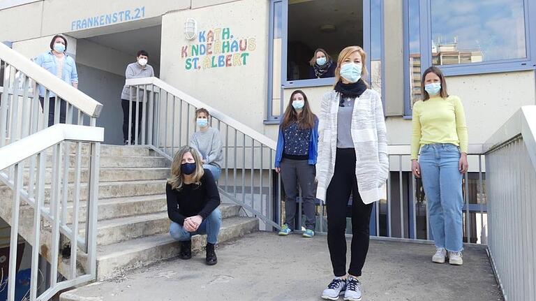 Kitas schlagen Alarm: Wann kommt die Impfung? Hier das Team des Kinderhauses St. Albert.