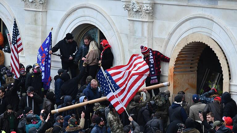 Washington am 6. Januar 2021 - Sturm auf das US-Kapitol       -  Der Angriff auf das US-Kapitol vor vier Jahren war eine Zäsur für die USA. (Archivbild)
