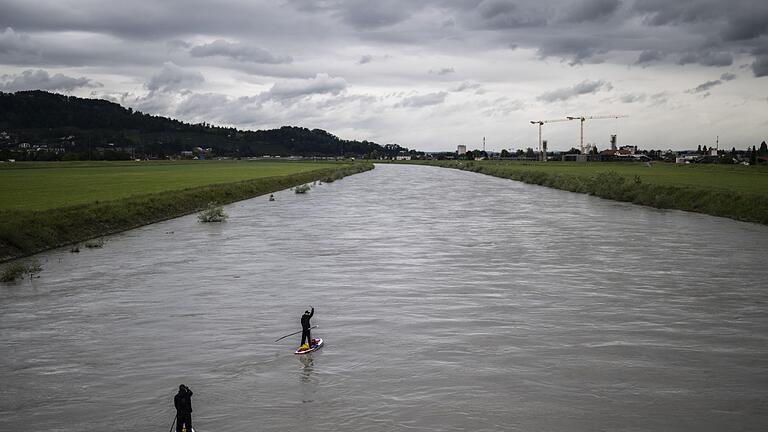 Verbesserung des Hochwasserschutzes am Rhein       -  Mit 2,1 Milliarden Euro soll mehr Platz für den Fluss und für Natur geschaffen werden. (Archivbild)