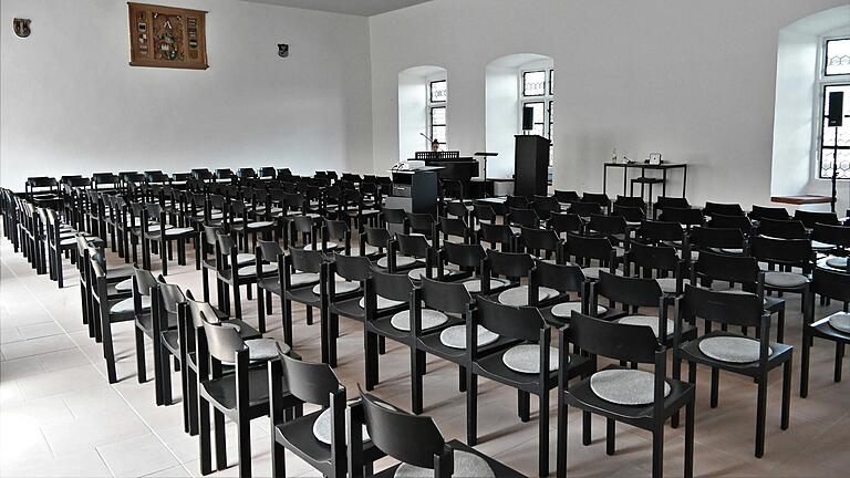 Modern eingerichtet präsentiert sich der Rittersaal, der für größere Veranstaltungen geeignet ist. Modern eingerichtet präsentiert sich der Rittersaal, der für größere Veranstaltungen geeignet ist.