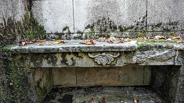 Der Minnesängerplatz stellt ein romantisches Plätzchen im Landschaftsgarten da und ist nicht selten Schauplatz von kulturellen Veranstaltungen.