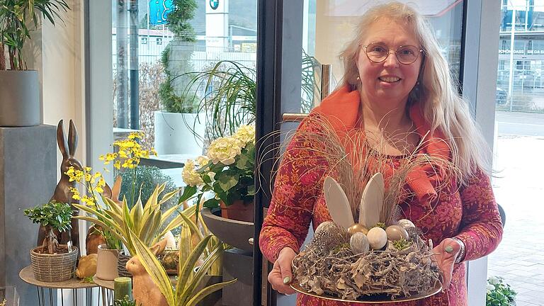 Floristmeisterin Barbara Drochner-Grote empfängt ihre Kunden in den neuen Räumen. Floristmeisterin Barbara Drochner-Grote empfängt ihre Kunden in den neuen Räumen.