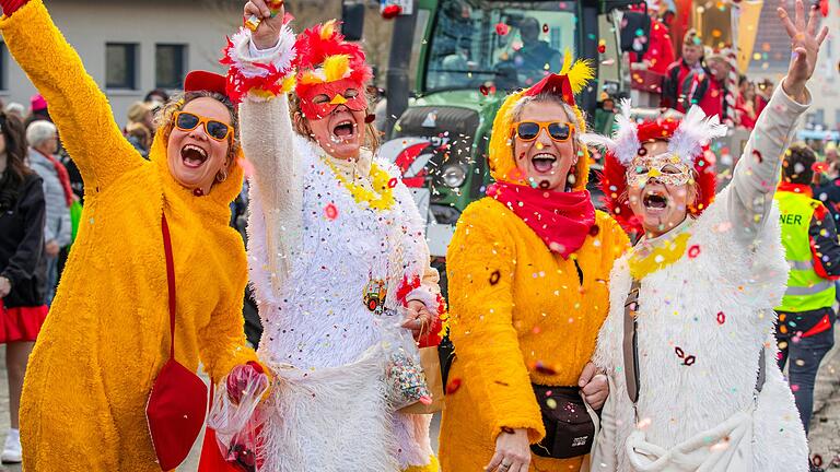 Der Faschingszug am Rosenmontag bildet den närrischen Höhepunkt des Faschings. Der Faschingszug am Rosenmontag bildet den närrischen Höhepunkt des Faschings.