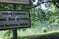 Am Sindersbachsee bei Langenprozelten hat der Anglerverein neue Schilder aufgehängt. Laut diesen ist dort nicht nur das Baden verboten, sondern auch andere Wassersportarten.&nbsp;