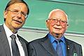 Ehre, wem Ehre gebührt: BFV-Präsident Rainer Koch (links) ernannte Rolf Eppelein aus Würzburg zum Ehren-Vizepräsidenten.