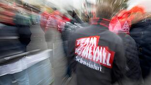 Aufruhr bei Unterfrankens größter Gewerkschaft: Die IG Metall Schweinfurt warnt vor den Folgen, die eine mögliche Loslösung des Elektromobilitätsbereichs bei ZF für die Region hätte.