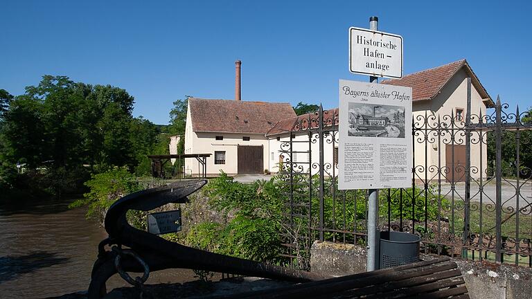 Im Alten Hafen in Marktsteft bleibt erst einmal alles, wie es ist; die Zeit für Millionen-Investitionen ist nicht gegeben: Die vier Freie-Wähler-Stadträte aus Marktsteft haben in einem offenen Brief klar Stellung bezogen.