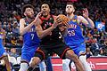 Oklahoma City Thunder - Toronto Raptors       -  Chet Holmgren (l.) feierte nach Verletzungspause sein Comeback und stand erstmals gemeinsam mit Isaiah Hartenstein (r.) auf dem Parkett.