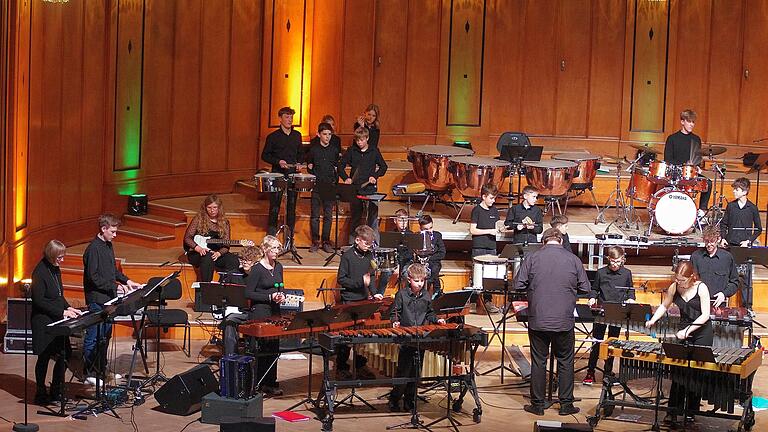 Kiss-Percussiva beim Kissinger Winterzauber - Kiss-Percussiva beim Kissinger Winterzauber Kiss-Percussiva beim Kissinger Winterzauber - Kiss-Percussiva beim Kissinger Winterzauber