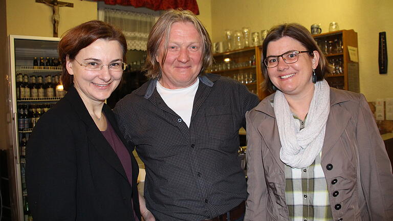 Maria Kräuter, Peter Fürst und Katrin Fisahn (von links) gehören dem Arbeitskreis 'Lebenswertes Darstadt' an. Maria Kräuter, Peter Fürst und Katrin Fisahn (von links) gehören dem Arbeitskreis 'Lebenswertes Darstadt' an.