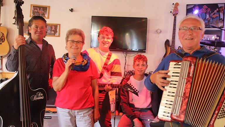 Die musikalische Familie Hoßmann aus Eußenheim: Bernd, Veronika, Toni, Ludwig und Reinhard.