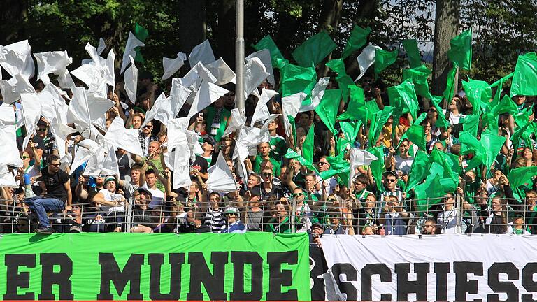 So voll wie beim DFB-Pokalspiel gegen Sandhausen 2017 hätte es ohnehin nicht werden dürfen. Mehr als 1000 zugelassene Zuschauer hätte sich der FC 05 Schweinfurt für die Drittliga-Relegation aber schon gewünscht.