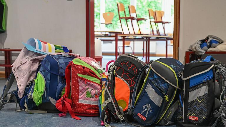 Beginn der großen Ferien auch in Bayern - Für wenige Tage sind ab Freitagmittag alle Schülerinnen und Schüler in Deutschland in den großen Ferien. (Archivbild) Beginn der großen Ferien auch in Bayern - Für wenige Tage sind ab Freitagmittag alle Schülerinnen und Schüler in Deutschland in den großen Ferien. (Archivbild)