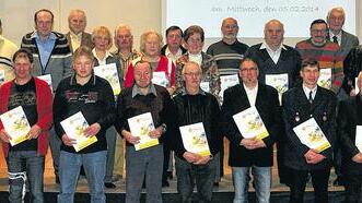 Die verdienten Persönlichkeiten aus Ebern, Haßfurt, Hofheim, Pettstadt, Knetzgau, Königsberg, Dörflis und Theinheim mit Landrat Rudolf Handwerker und Monika Strätz-Stopfer.