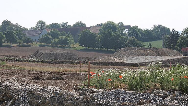 Der Bereich am Hainhof sieht derzeit wie eine Mondlandschaft aus. Der Bereich am Hainhof sieht derzeit wie eine Mondlandschaft aus.