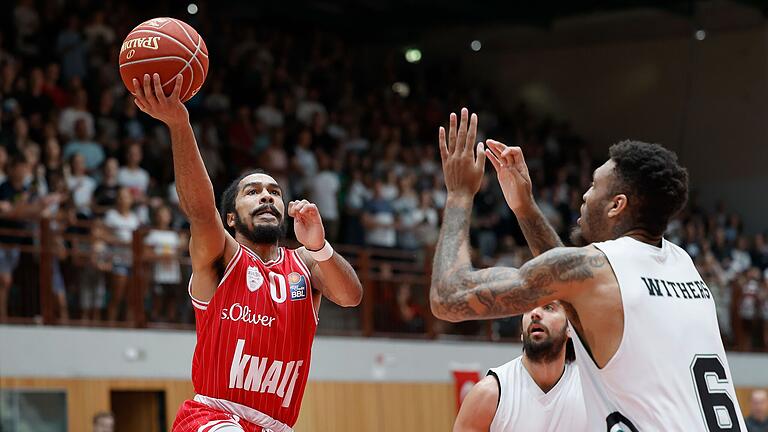 Otis Livingston II will mit den Würzburg Baskets in Karlsruhe in die nächste Runde des BBL-Pokals einziehen.