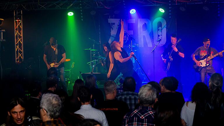 Zero rockte zum 22. Mal auf einer 'Geo Live Night'. Zero rockte zum 22. Mal auf einer 'Geo Live Night'.