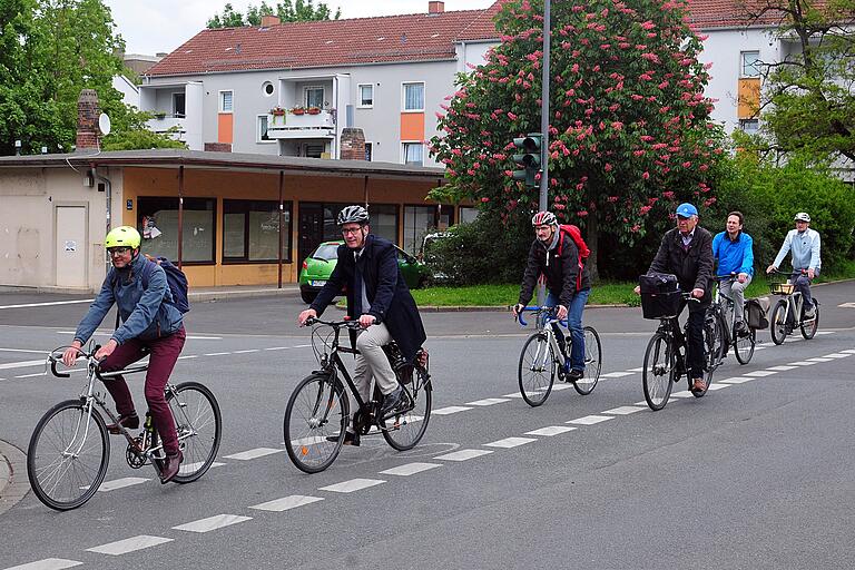 Auf dem Fahrradstreifen ging es auch durch die Zellerau.