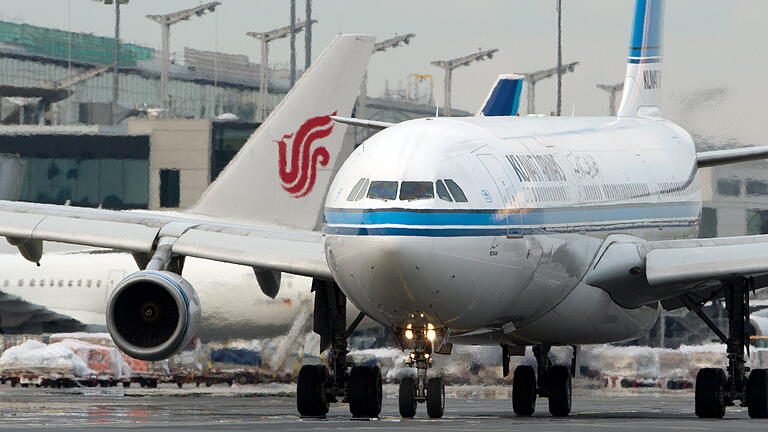 0002180458.jpg       -  Ein Maschine der Kuwait Airways auf dem Flughafen in Frankfurt am Main.