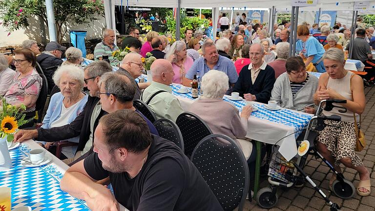 Sehr gute Stimmung herrschte beim Sommerfest im AWO Haus der Senioren.