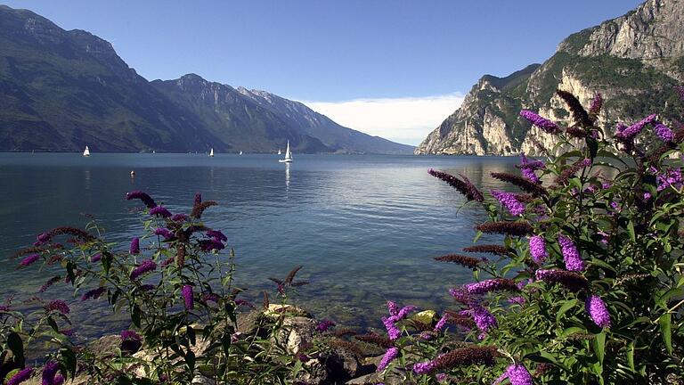 Klares Wasser, mediterranes Flair und mehr als 300 Sonnentage im Jahr: Millionen Touristen zieht der Gardasee jährlich in seinen Bann.