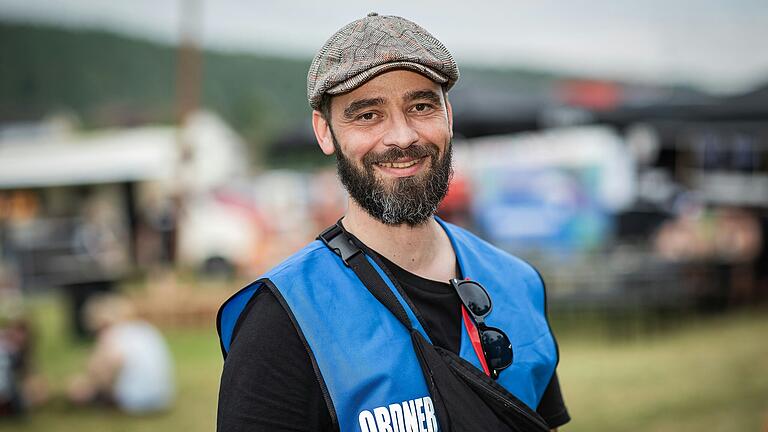 Christian Förster (44) aus Poppenlauer sorgt für die Sicherheit auf dem Festival. Christian Förster (44) aus Poppenlauer sorgt für die Sicherheit auf dem Festival.