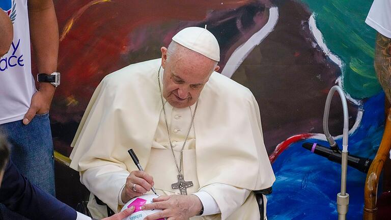 Papst Franziskus - Hatte auch ein Herz für den Fußball: der gestorbene Papst Franziskus. Papst Franziskus - Hatte auch ein Herz für den Fußball: der gestorbene Papst Franziskus.