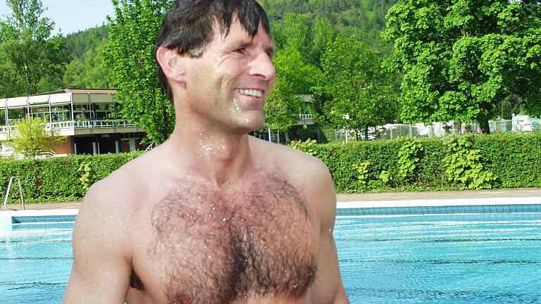 Als er noch Gemündens Bürgermeister war, ließ es sich Thomas Schiebel nicht nehmen, die Badesaison selbst zu eröffnen. Als er noch Gemündens Bürgermeister war, ließ es sich Thomas Schiebel nicht nehmen, die Badesaison selbst zu eröffnen.