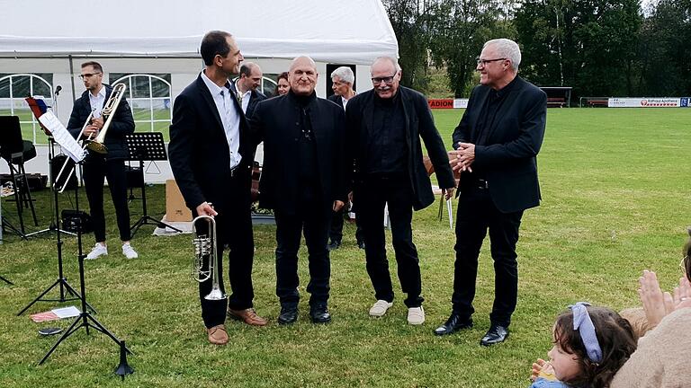 Die Hauptakteure des bereits fünften Lebenslieder-Konzert in Schwemmelsbach ernteten viel Applaus für ihre mehr als gelungene Leistung. (Von links): Jürgen Koch sowie die Musiker Ernst Klein, Felix Lier und Joachim Koch.