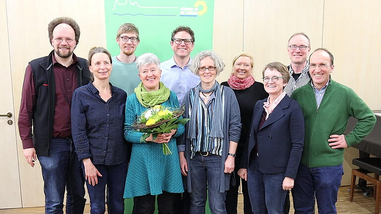 Der neue Kreisvorstand (von links): PatrickFriedl, Simone Haberer, Christian Klöcker, Christa Grötsch, Martin Heilig,Simone Artz, Sandra Vorlova, Dr.Christina Burck, Stephan Link, JosefSchmid, nicht im Bild: Veronika Schindler und Lukas Weidinger. Der neue Kreisvorstand (von links): PatrickFriedl, Simone Haberer, Christian Klöcker, Christa Grötsch, Martin Heilig,Simone Artz, Sandra Vorlova, Dr.Christina Burck, Stephan Link, JosefSchmid, nicht im Bild: Veronika Schindler und Lukas Weidinger.
