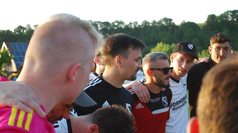 Impressionen vom Relegationssieg des FC Bad Brückenau über die SG Gräfendorf.       -  Impressionen vom Relegationssieg des FC Bad Brückenau über die SG Gräfendorf.