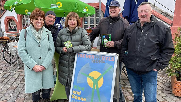 Das Bild zeigt (von links)&nbsp; Karin Pecher, Rolf Seitz, Anja Baier, Gerhard Kraft und Walter Gleichmann.