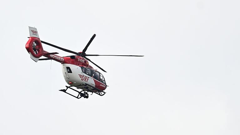 Rettungshubschrauber       -  Der Hubschrauber nahm die Verletzten mit. (Symbolbild)