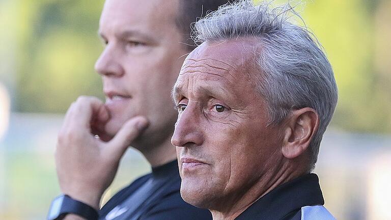 Nach vorne, nicht zurück, geht der Blick von Trainer Thomas Hofmann (links) und Sportleiter Erwin Klafke bei Bayern Kitzingen Nach vorne, nicht zurück, geht der Blick von Trainer Thomas Hofmann (links) und Sportleiter Erwin Klafke bei Bayern Kitzingen