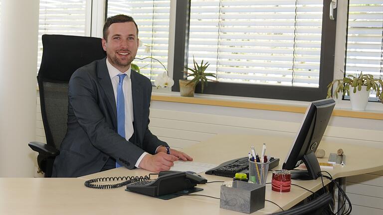 Schonungens Bürgermeister Stefan Rottmann war am Montagvormittag ein gefragter Mann am Telefon. In Zeiten von Corona gratuliert man eben besser per Telefon oder sozialem Netzwerk zum Wahlerfolg. 82,9 Prozent entschieden sich für den Amtsinhaber.