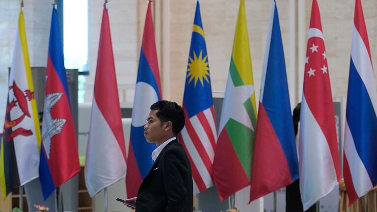 Gipfeltreffen der Asean-Staaten in Laos       -  An dem Gipfel nehmen unter anderem auch China, die USA und Russland teil.