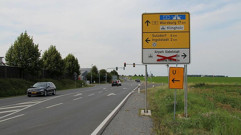 Am Ortsausgang von Giebelstadt kommt in Kürze eine weitere Umleitung hinzu. Denn die Fahrbahn der Bundesstraße B19 wird bis zum Gewerbegebiet Klingholz erneuert. Die Strecke ist zwei Wochen lang gesperrt.