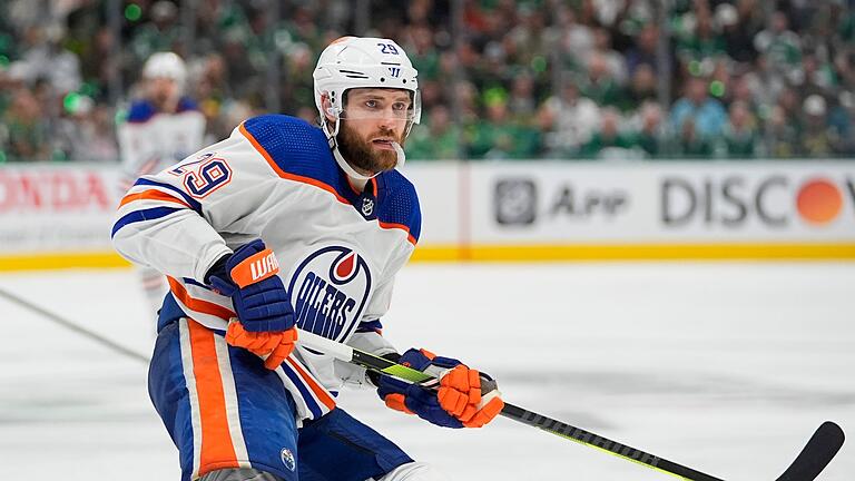 Leon Draisaitl - 2020 wurde Draisaitl als erst zweiter Mannschaftssportler zum Sportler des Jahres gewählt. Leon Draisaitl - 2020 wurde Draisaitl als erst zweiter Mannschaftssportler zum Sportler des Jahres gewählt.