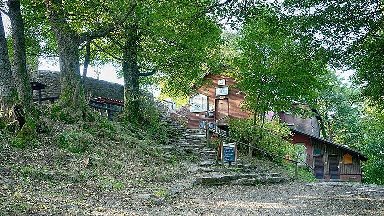 Die Gemeinde Hofbieber wird ab 1. April Betreiberin der Milseburghütte. Bereits seit 2006 ist sie schon Eigentümer des Gipfel-Geländes.