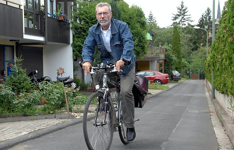 Mit dem Fahrrad war Antonino Pecoraro schon vor seiner Krebserkrankung viel unterwegs. Heute achte er noch mehr auf Sport und Bewegung im Alltag.