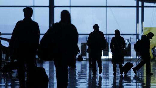 Flughafen       -  Flughafen in Madrid: Die spanische Luftfahrtgesellschaft Iberia hat wegen eines erneuten Streiks Flüge gestrichen. Foto: Juan Jo Martin