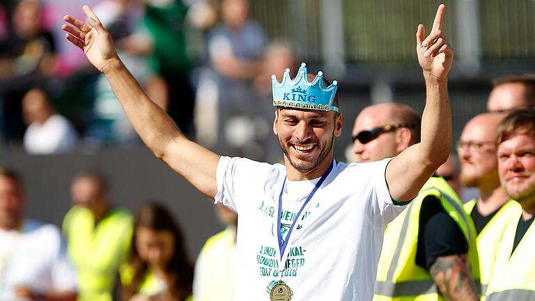 Schweinfurter Pokalheld und Torschützenkönig: 2018 ist das Jahr von Adam Jabiri in der Regionalliga Bayern. Schweinfurter Pokalheld und Torschützenkönig: 2018 ist das Jahr von Adam Jabiri in der Regionalliga Bayern.