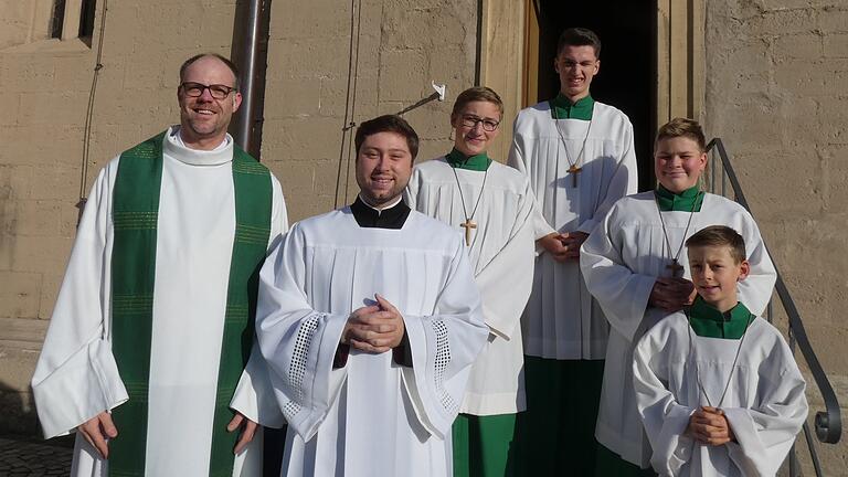 Pfarrer Thomas Menzel hat Pastoralpraktikant Manuel Thomas im Sonntagsgottesdienst vorgestellt. Pfarrer Thomas Menzel hat Pastoralpraktikant Manuel Thomas im Sonntagsgottesdienst vorgestellt.